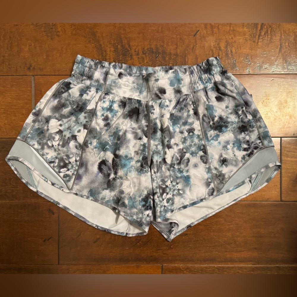 Lululemon Athletica Hotty Hot shorts